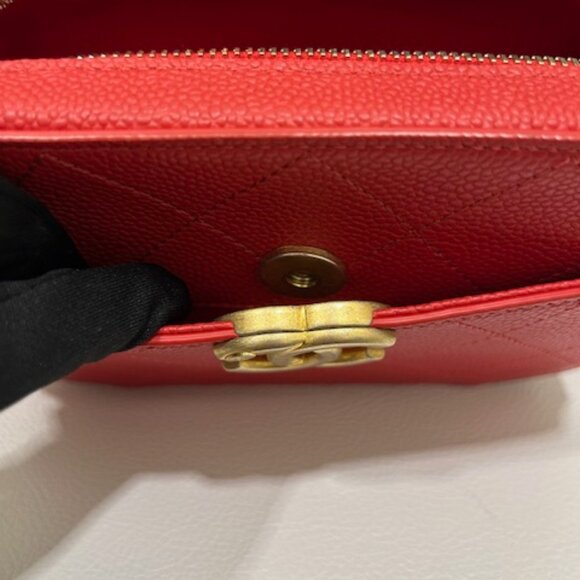 Chanel Red Quilted Caviar Leather Chic Affinity Belt Bag - Picture 11 of 16